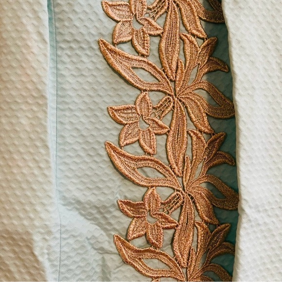 Lily Pulitzer Pearl Whisper Blue Gold Embroidered Shift Dress EUC Size 2 - Picture 4 of 12